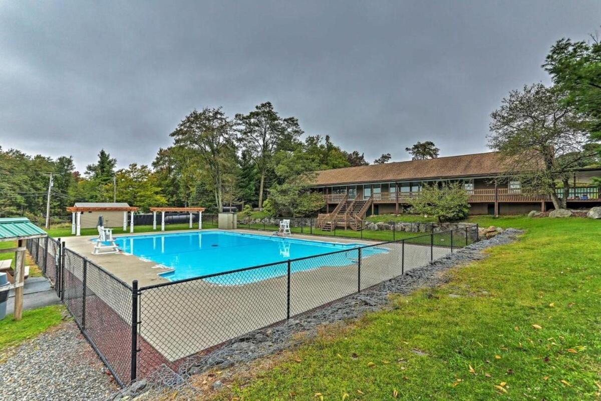 1 Floor, Pocono Pond House With Game * Tobyhanna
