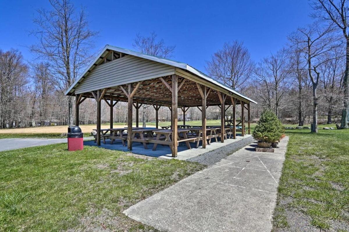 1 Floor, Pocono Pond House With Game Tobyhanna